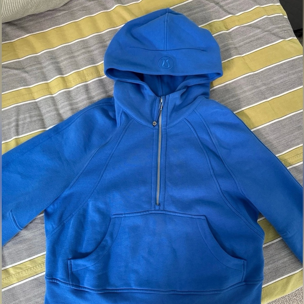 Lululemon Scuba oversized half-zip hoodie.Size M/L.
Color Cerulean blue